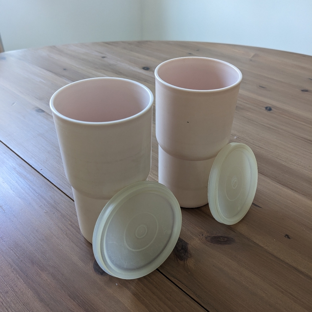 Set of Two Pink Plastic Cups with Lids